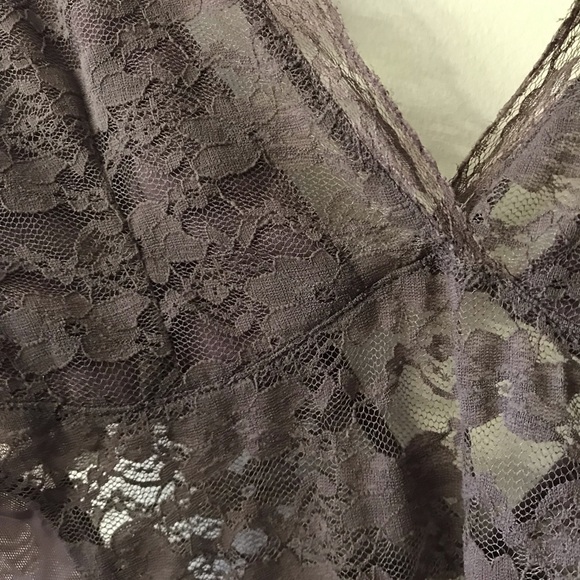 Purple lace body suit with open back - Picture 4 of 10